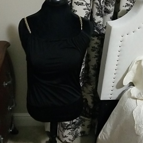 Blk top - Picture 3 of 3